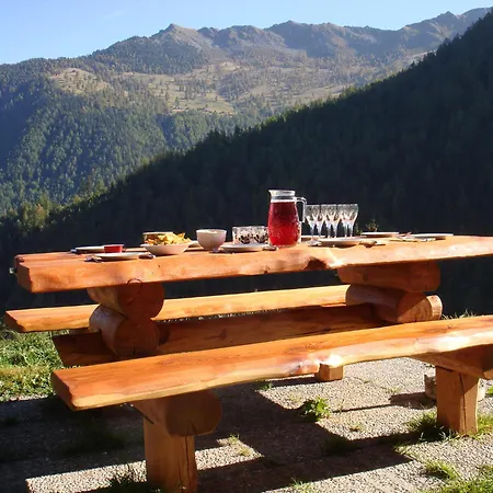 Dans Le Les Gorges De La Faraz Chalet